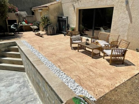 réalisation terrasse en béton imprimé Gigean